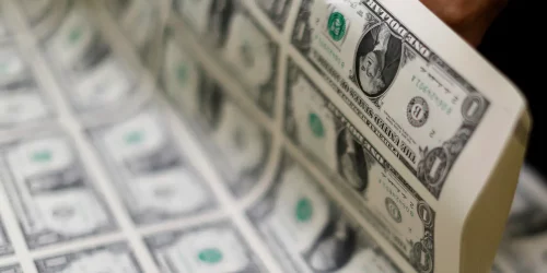 Dólar fecha acima de R$ 5,60 por primeira vez em quase dois meses Imagem referente a Dólar fecha acima de R$ 5,60 por primeira vez em quase dois meses