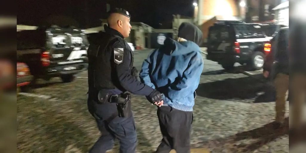 Norte-americano é preso por consumo de drogas no Paraná