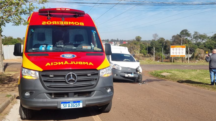 Mulher fica ferida em acidente de trânsito no Parque Verde