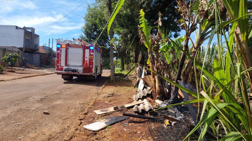 Bombeiros são acionados para combater incêndio em ‘canavial’ no Bairro Brasília