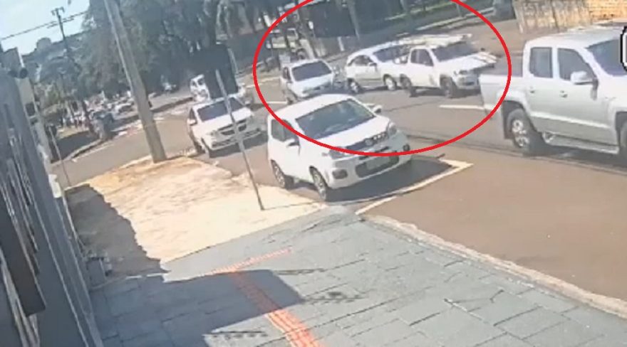Internauta procura por motorista que causou acidente na Rua Antonina