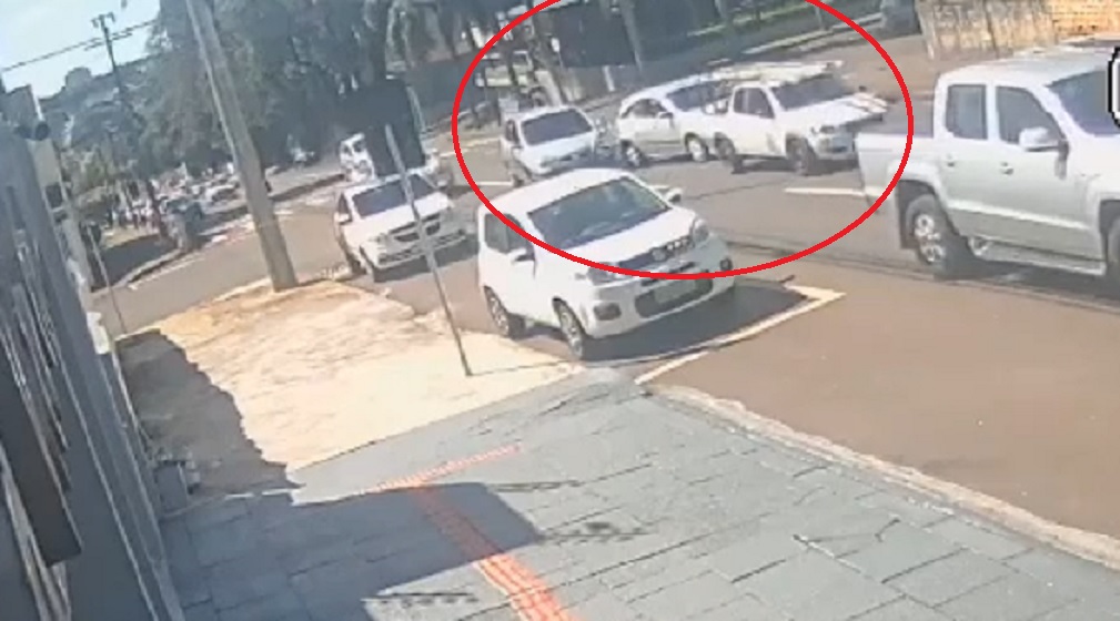 Internauta procura por motorista que causou acidente na Rua Antonina