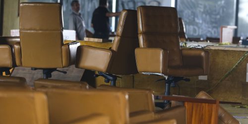 8/1: STF vota para condenar homem que sentou na cadeira de Moraes Imagem referente a 8/1: STF vota para condenar homem que sentou na cadeira de Moraes