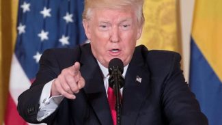 Trump envia submarinos nucleares para Rússia após crítica de Medvedev