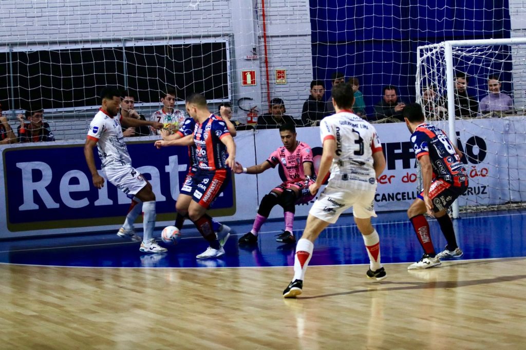 Cascavel e Campo Mourão empatam em duelo emocionante pela Liga Nacional de Futsal