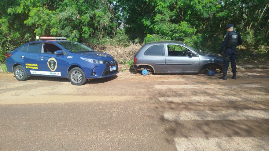 Corsa com registro de furto é recuperado pela Guarda Civil Patrimonial no bairro Santa Cruz, em Cascavel