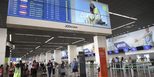 Portos e aeroportos terão de expor materiais informativos sobre mpox Imagem referente a Portos e aeroportos terão de expor materiais informativos sobre mpox