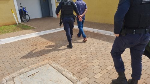 Ladrão arromba hotel, dorme em quarto, se alimenta e ainda furta pertences de hóspede Imagem referente a Ladrão arromba hotel, dorme em quarto, se alimenta e ainda furta pertences de hóspede
