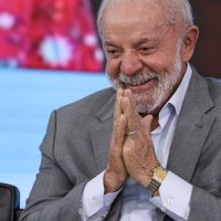 Imagem referente a Lula descarta desafiar EUA, mas diz que Brasil não é republiqueta