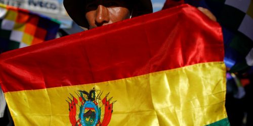 Bolívia: direita lidera pesquisas para presidência após 19 anos Bolívia: direita lidera pesquisas para presidência após 19 anos