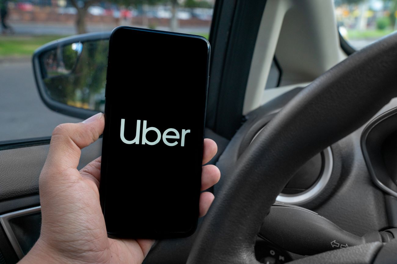 Uber terá que pagar R$ 17 mil por suspensão indevida de motorista de Cascavel