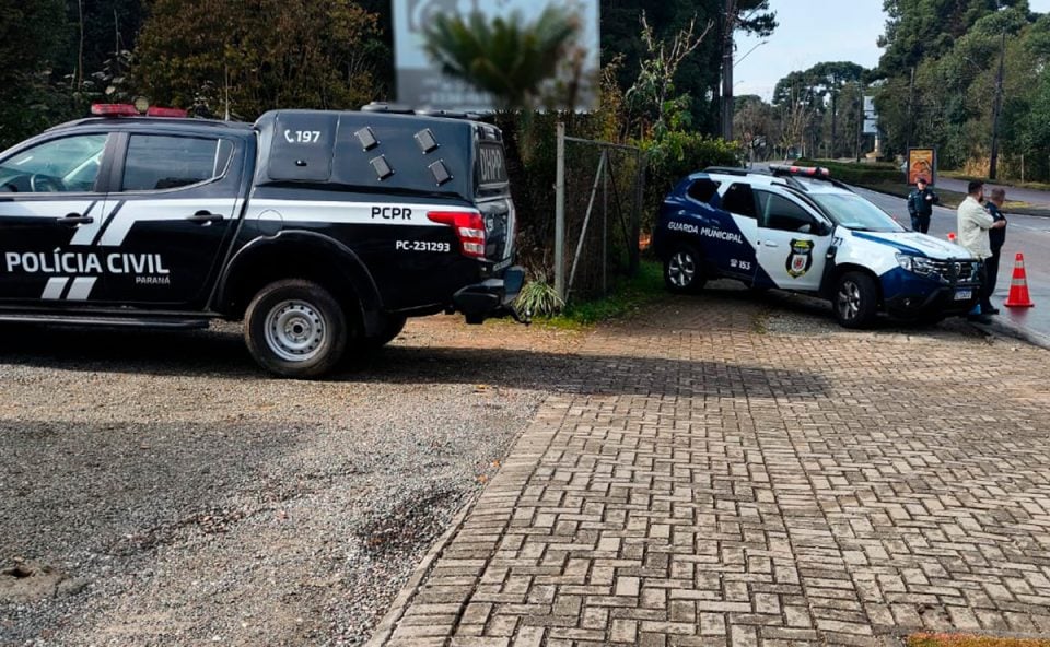 Homem é encontrado morto com marcas de facadas no Santa Felicidade Homem é encontrado morto com marcas de facadas no Santa Felicidade
