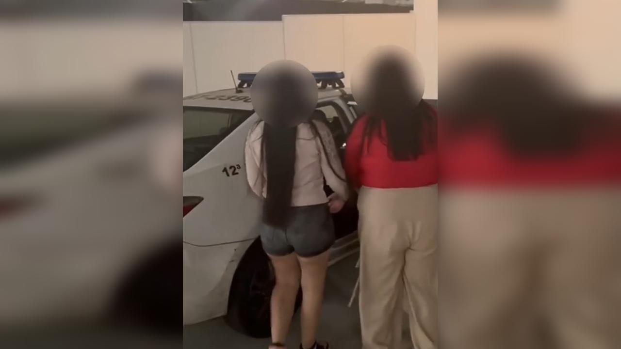 “Mana Isa” e “Mulher do Buchudo”: chefes do Comando Vermelho são presas em shopping “Mana Isa” e “Mulher do Buchudo”: chefes do Comando Vermelho são presas em shopping