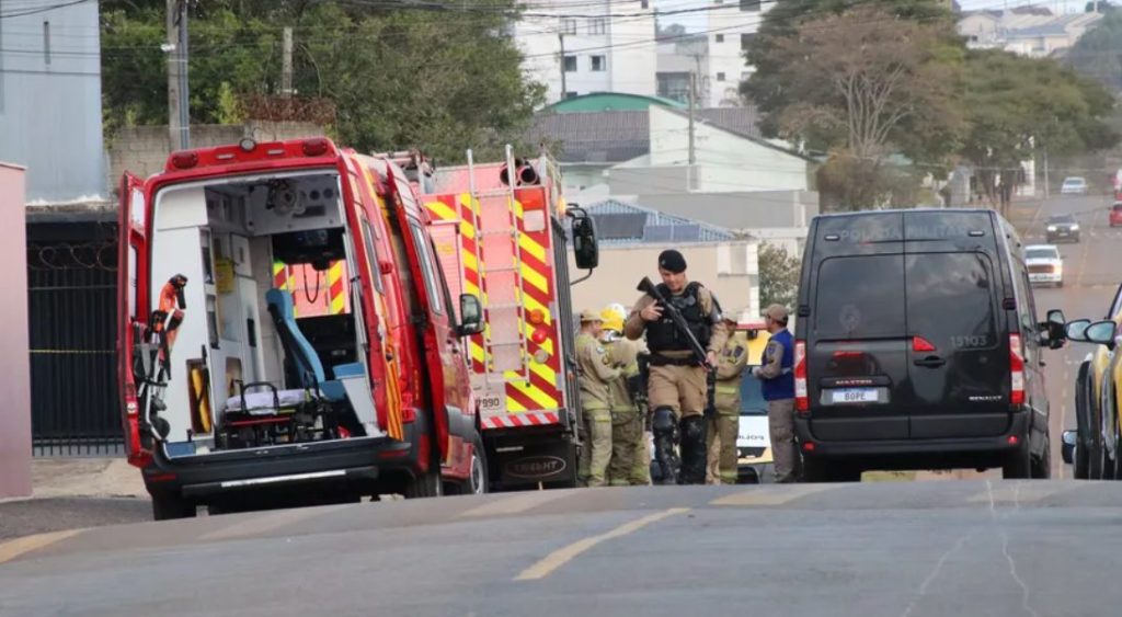 Policial aposentado em surto se entrega ao Bope no Paraná