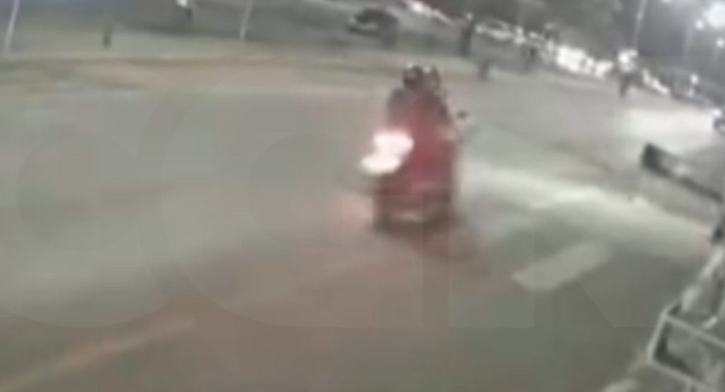 Câmera flagra acidente violento que terminou com a morte de motociclista