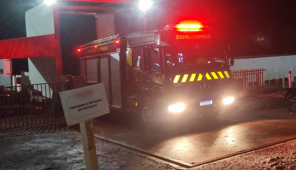Matrizeiro de aves em cooperativa no interior de Santa Tereza do Oeste é consumido por incêndio