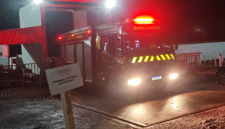 Matrizeiro de aves em cooperativa no interior de Santa Tereza do Oeste é consumido por incêndio