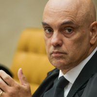 Imagem referente a Familiares podem visitar Bolsonaro sem pedir autorização