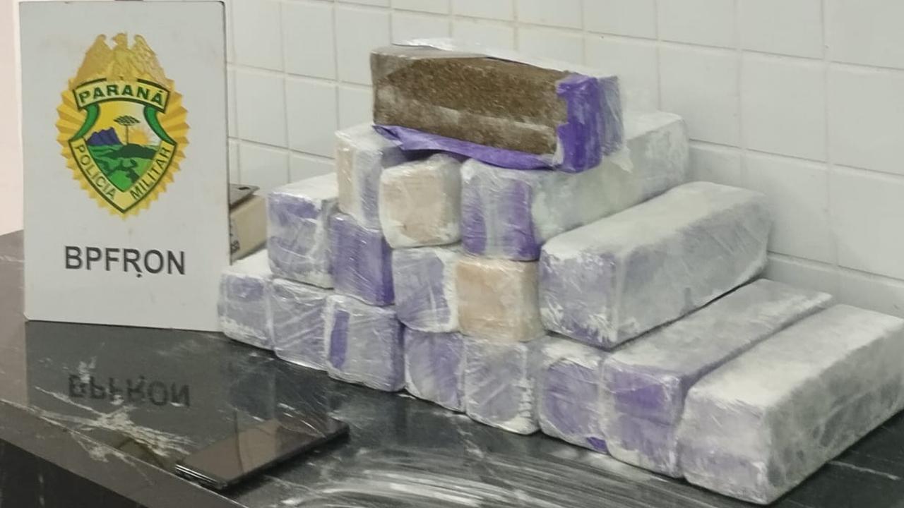 Homem é detido com mais de 23 quilos de maconha durante abordagem do BPFron Homem é detido com mais de 23 quilos de maconha durante abordagem do BPFron