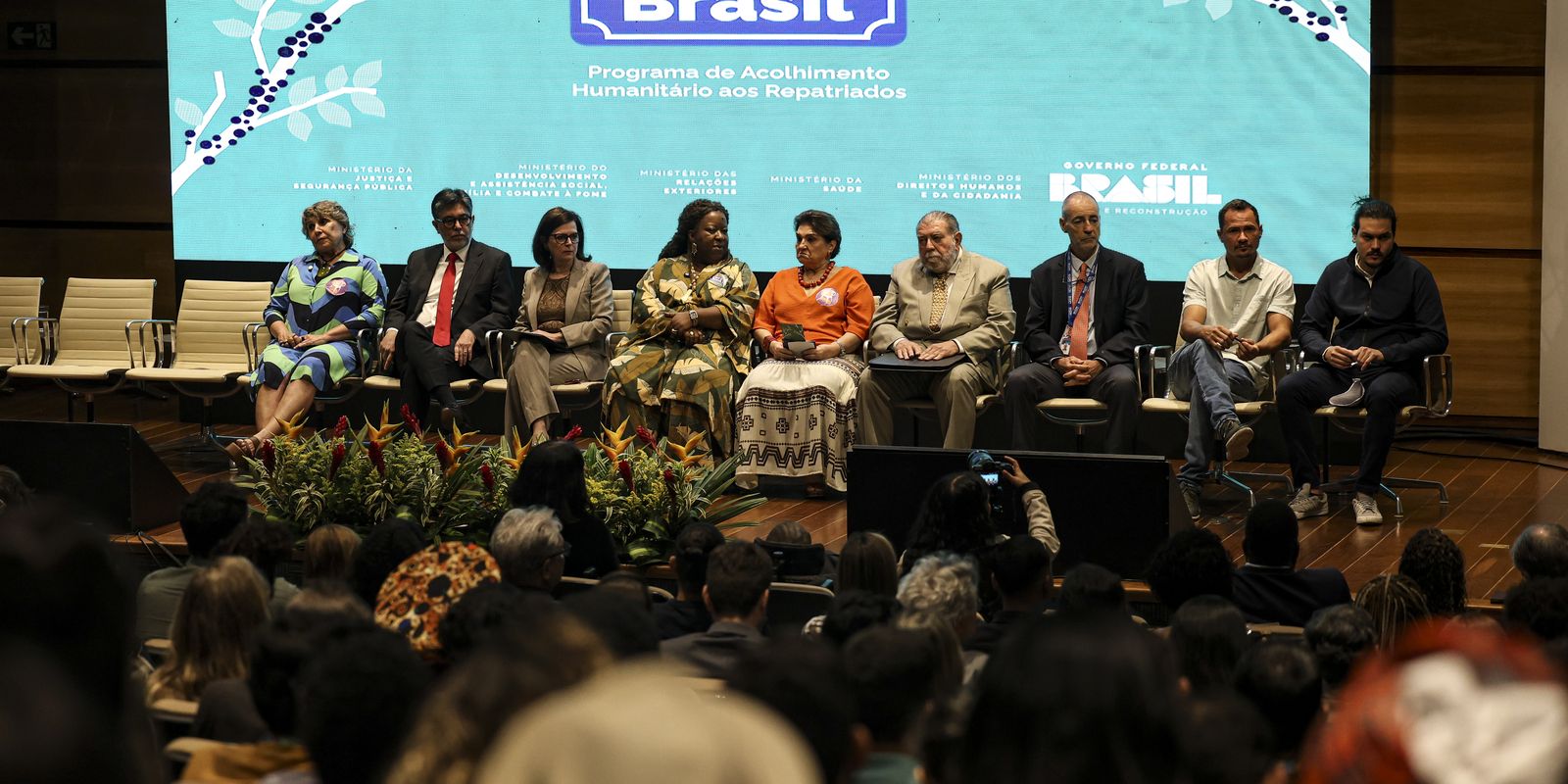 Governo lança programa de acolhimento a repatriados e deportados Governo lança programa de acolhimento a repatriados e deportados