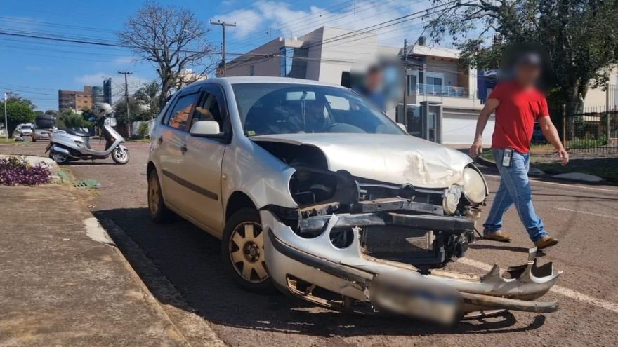 Acidente de trânsito é registrado entre Ranger e Polo na região do lago