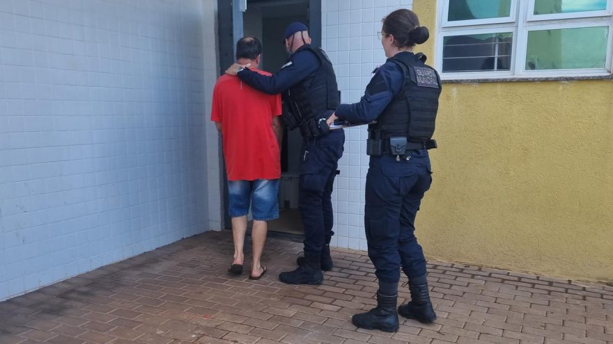 Homem é preso após agredir a irmã e ameaçar a mãe idosa em Cascavel