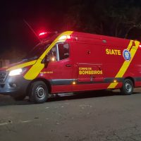 Imagem referente a Jovem de 21 anos fica ferida após colisão entre moto e carro no Floresta