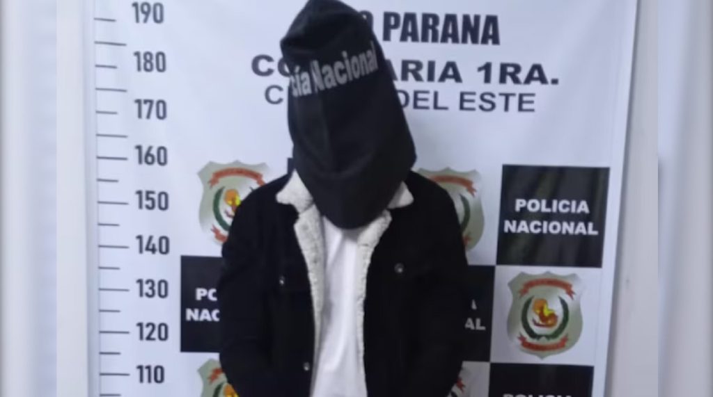 Homem exige R$ 15 mil por carro roubado da ex e acaba preso no Paraguai