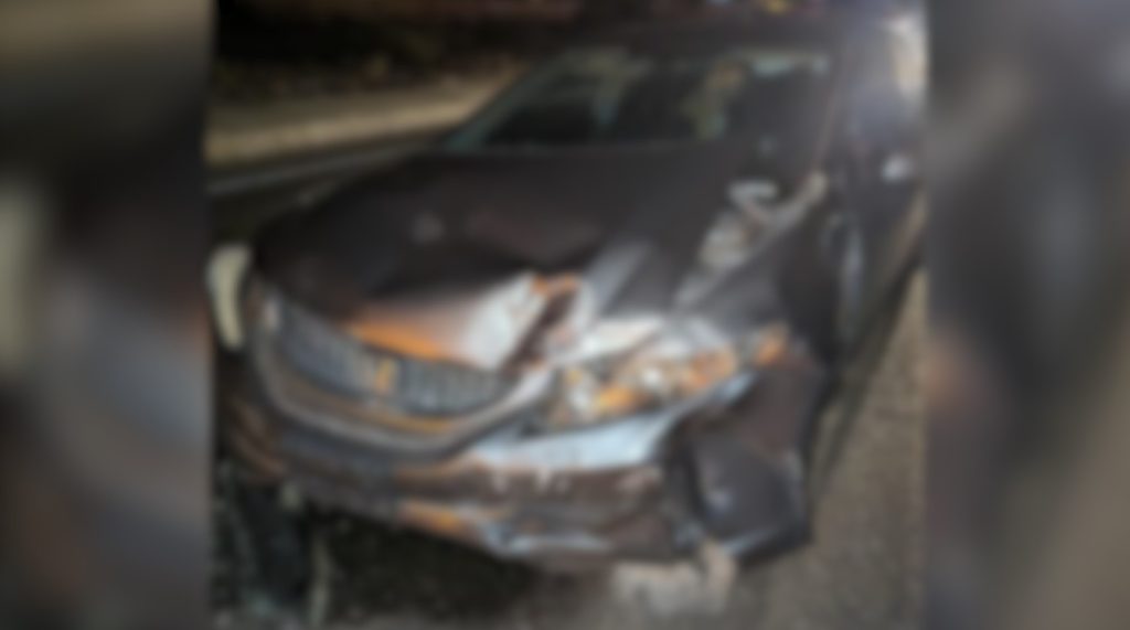 Amigo pega carro escondido, bate e bloqueia dono após confissão pelo celular