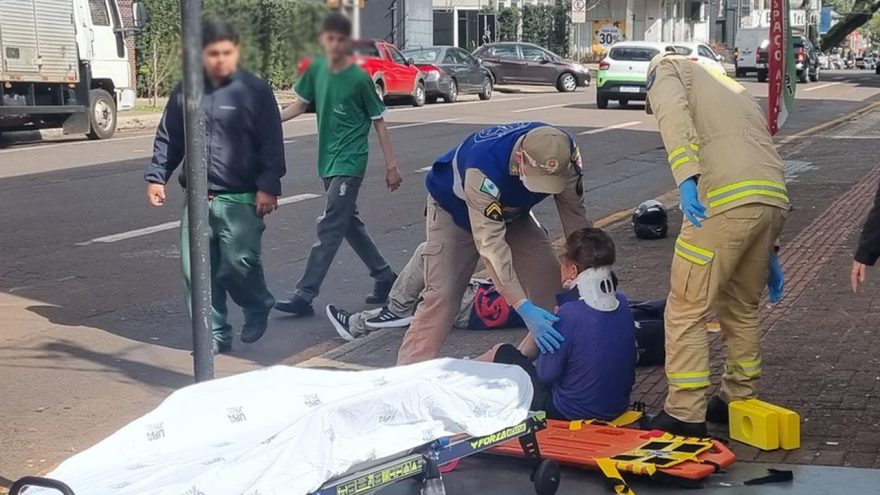 Mulher é atropelada no Centro de Cascavel