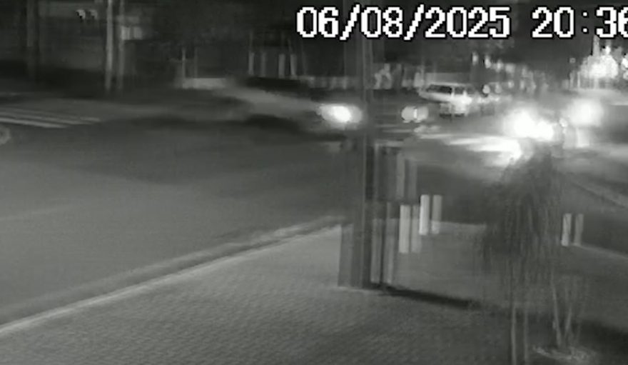 Nova imagem mostra colisão que deixou motociclista com lesão grave na cabeça em Cascavel