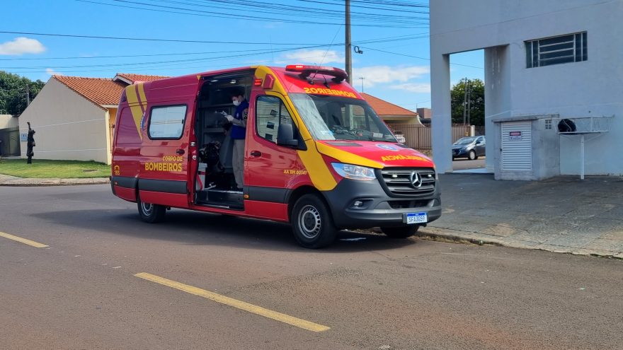 Mulher fica ferida após colisão entre moto e patinete no Bairro Pioneiros Catarinenses