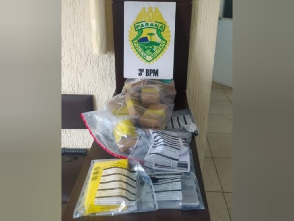 Após denúncia, PM apreende menor com cocaína e maconha em Pato Branco