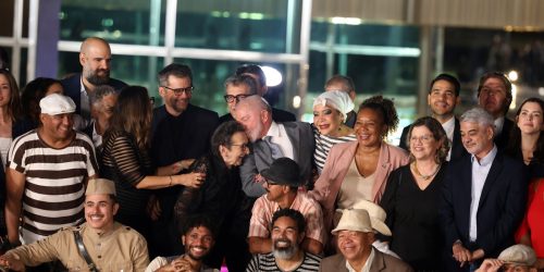 Lula recebe equipe de O Agente Secreto e destaca papel da cultura Imagem referente a Lula recebe equipe de O Agente Secreto e destaca papel da cultura