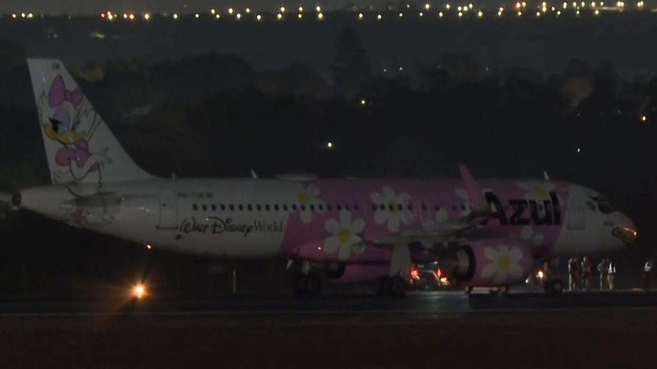 Avião da Azul faz pouso de emergência após ameaça de bomba