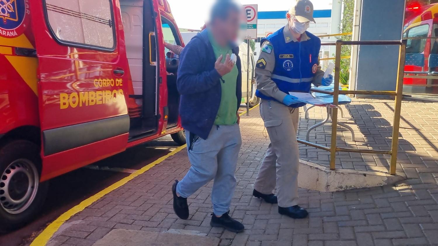 Palete despenca e idoso de 67 anos precisa amputar o dedo