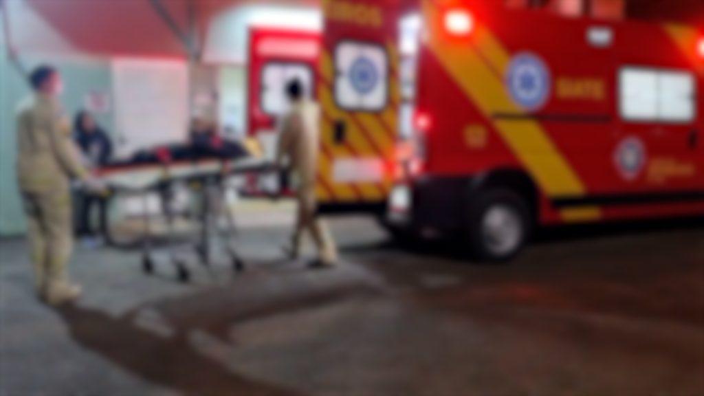 Homem e mulher ficam feridos após acidente entre carro e moto na Rua Café Filho em Cascavel