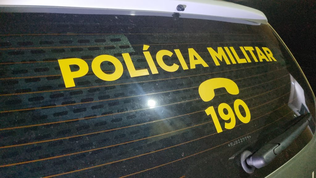 Homem é flagrado tentando passar notas falsas de vinte reais em lanchonete no centro de Cascavel
