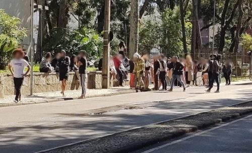 Incêndio atinge Casa do Estudante Universitário no Centro de Curitiba e três estudantes são socorridos Incêndio atinge Casa do Estudante Universitário no Centro de Curitiba e três estudantes são socorridos