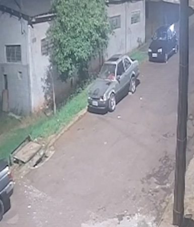 Imagem referente a Por outro ângulo, vídeo mostra homem sendo assassinado em Cascavel; autor e vítima discutiram