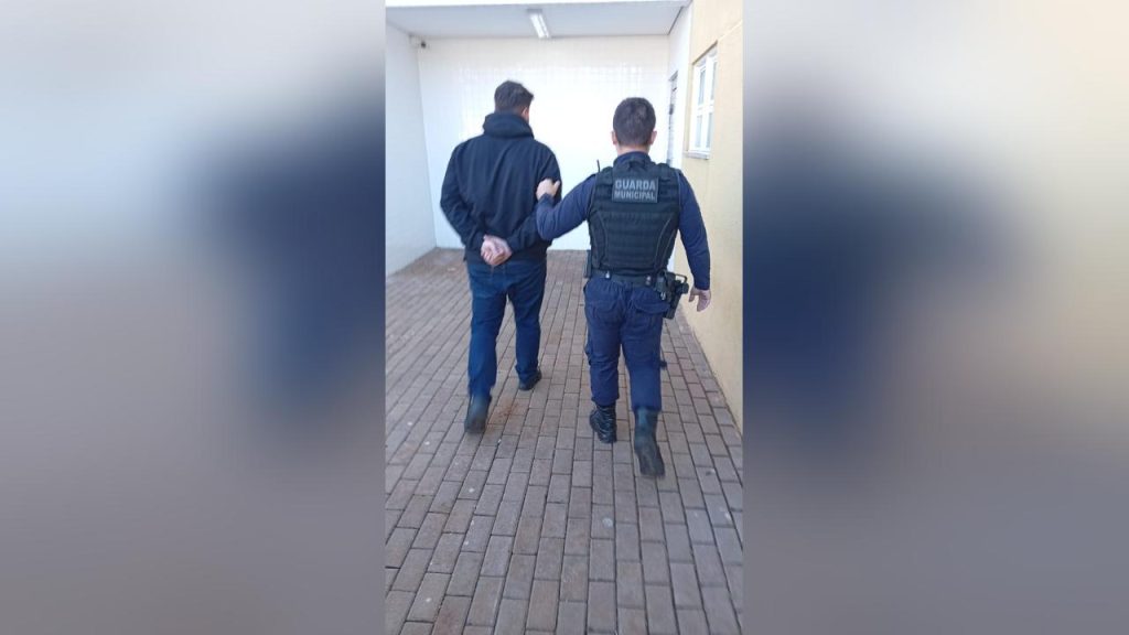 Rapaz que era procurado pela Justiça é encontrado pela Guarda Municipal no Bairro Santa Felicidade