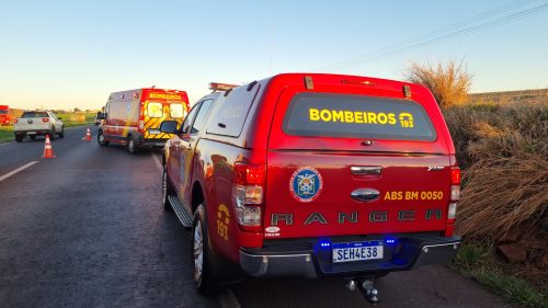 Jovem de 19 anos bate violentamente contra carro na BR-163 em Cascavel Jovem de 19 anos bate violentamente contra carro na BR-163 em Cascavel