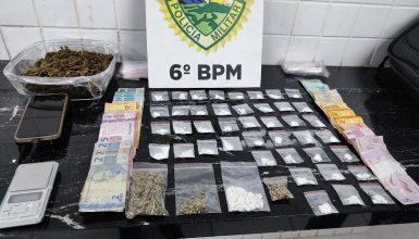 Imagem referente a Choque flagra jovem fazendo 'delivery' de maconha e cocaína no Santa Felicidade