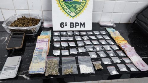 Choque flagra jovem fazendo ‘delivery’ de maconha e cocaína no Santa Felicidade Choque flagra jovem fazendo ‘delivery’ de maconha e cocaína no Santa Felicidade