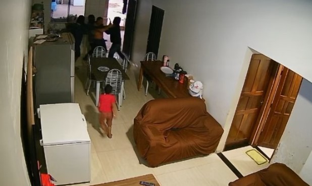 Dia dos Pais, sem pai: menino de 4 anos se desespera ao ver o pai sendo assassinado na frente dele
