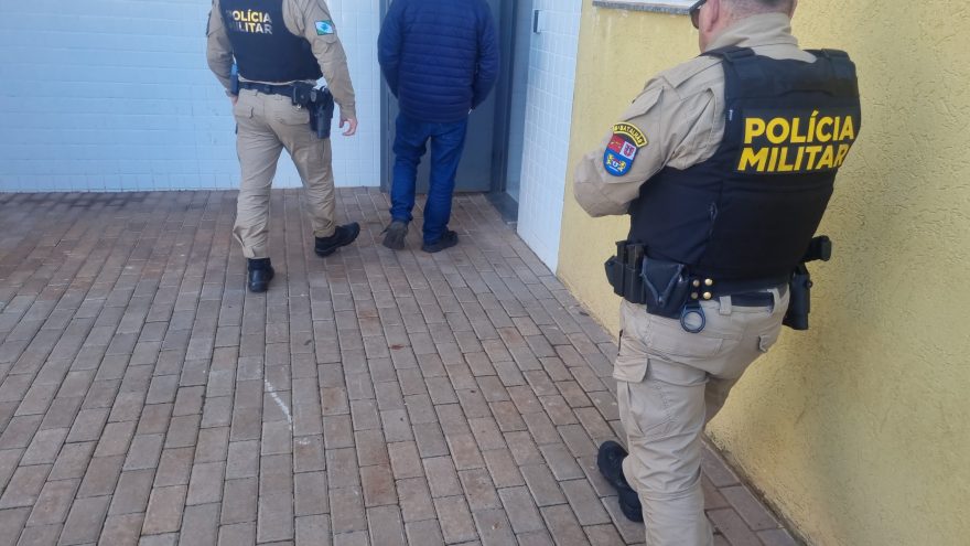 Homem de 45 anos é detido por violência doméstica no Brasília