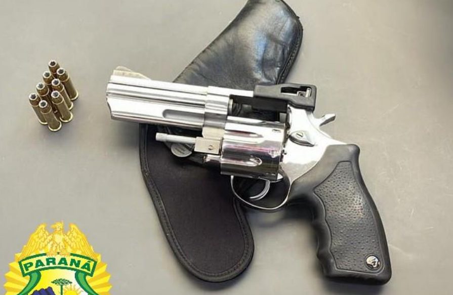 Homem é detido com arma de fogo em ação da Polícia Ambiental às margens do Rio Chopim