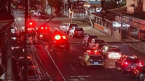 Homem agredido durante briga é socorrido pelo Siate no Centro de Cascavel Homem agredido durante briga é socorrido pelo Siate no Centro de Cascavel