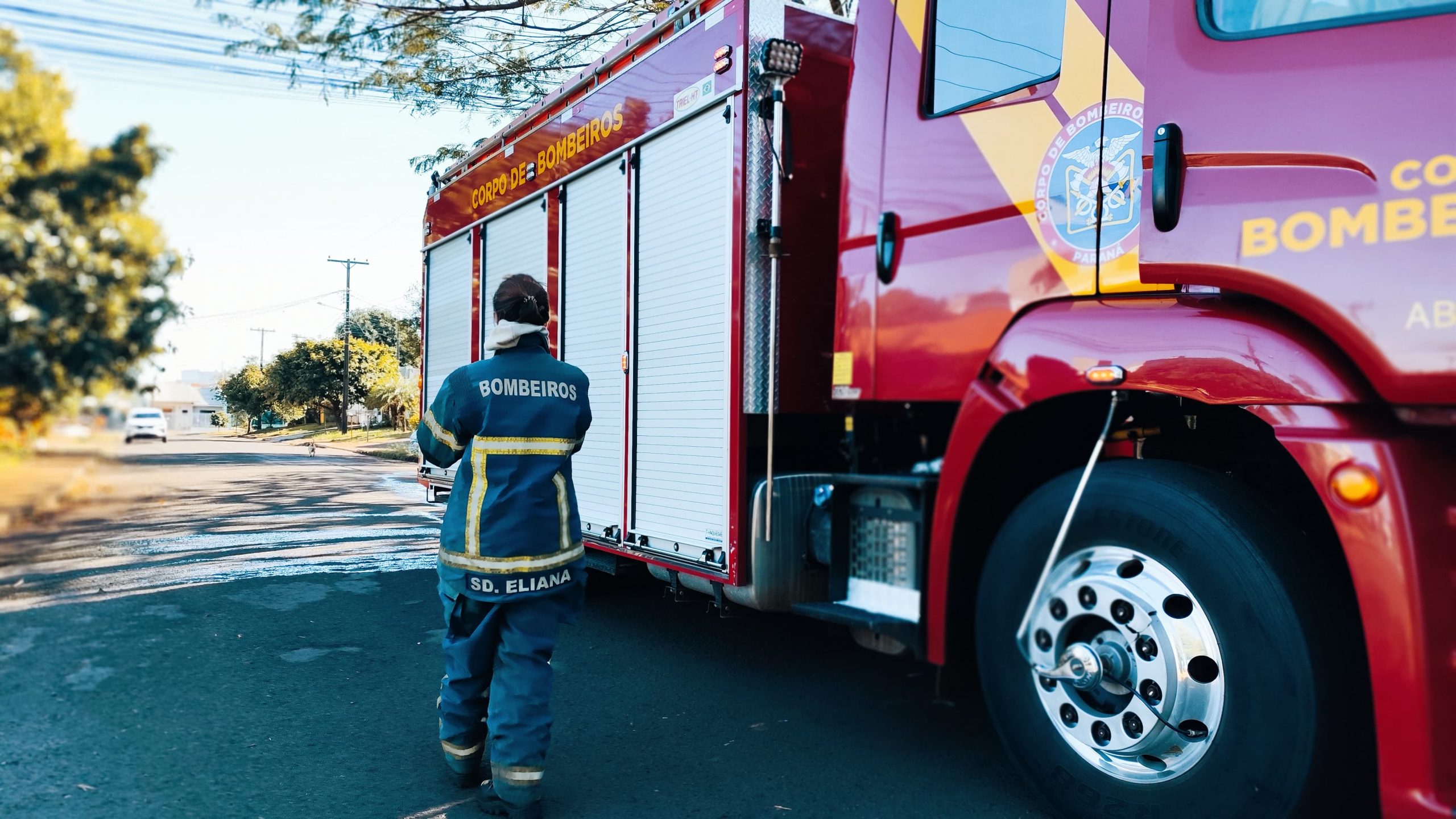 Incêndio em residência mobiliza Corpo de Bombeiros na Rua Voluntários da Pátria