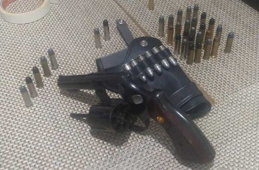 Homem de 36 anos é preso por posse irregular de arma de fogo